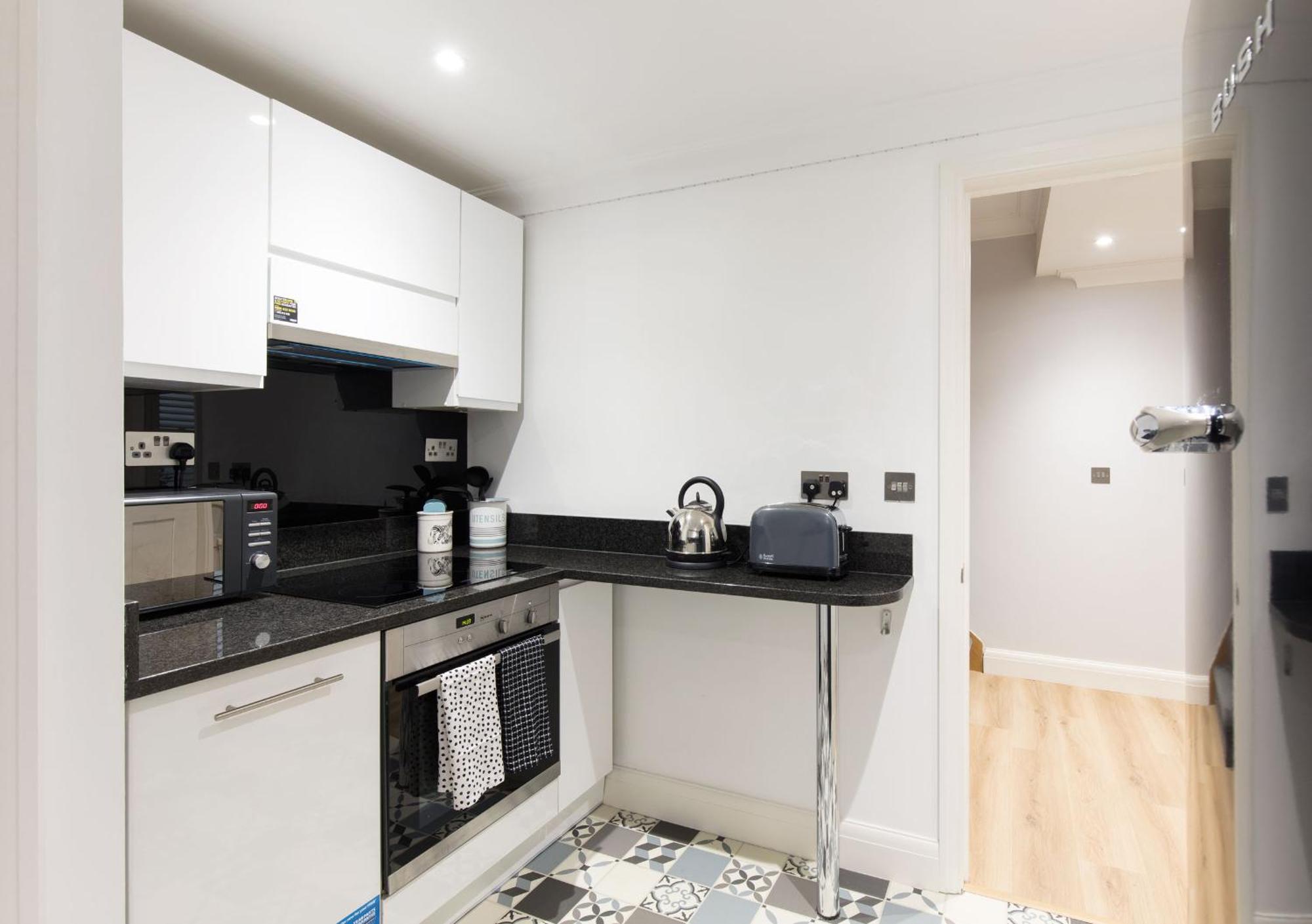 Spacious Quiet 4Bedrooms 6Beds House With Private Garage 5Min Walk To Paddington Station لندن المظهر الخارجي الصورة